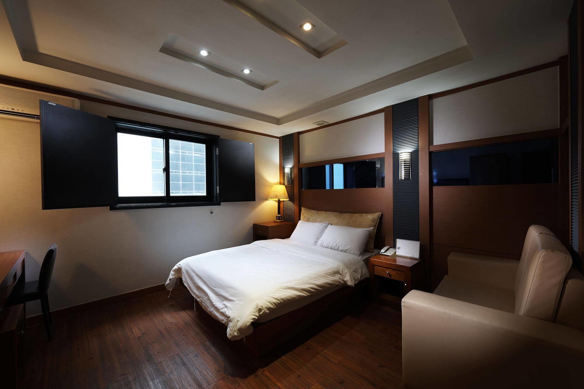 Hotel Noblesse, Yeoksam Seúl Exterior foto