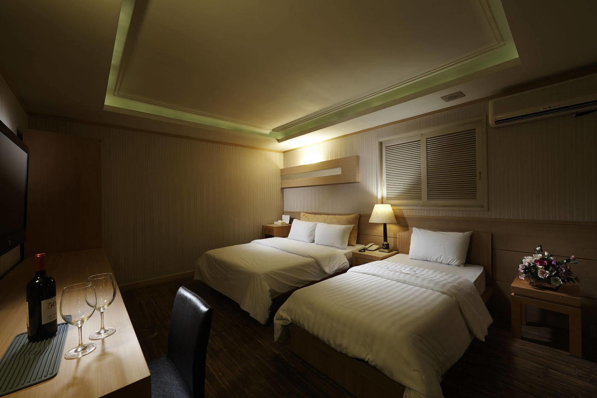 Hotel Noblesse, Yeoksam Seúl Exterior foto