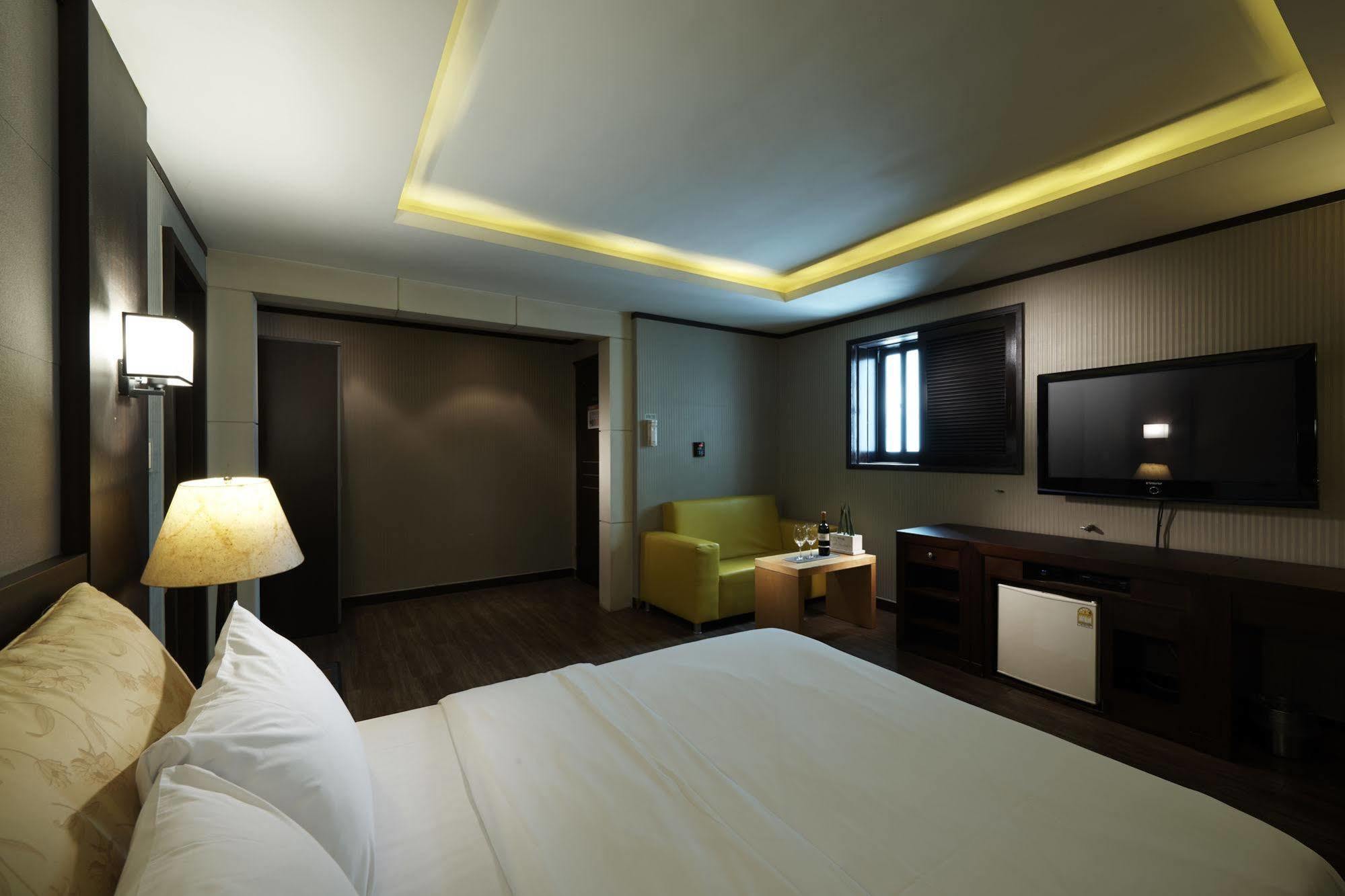 Hotel Noblesse, Yeoksam Seúl Exterior foto